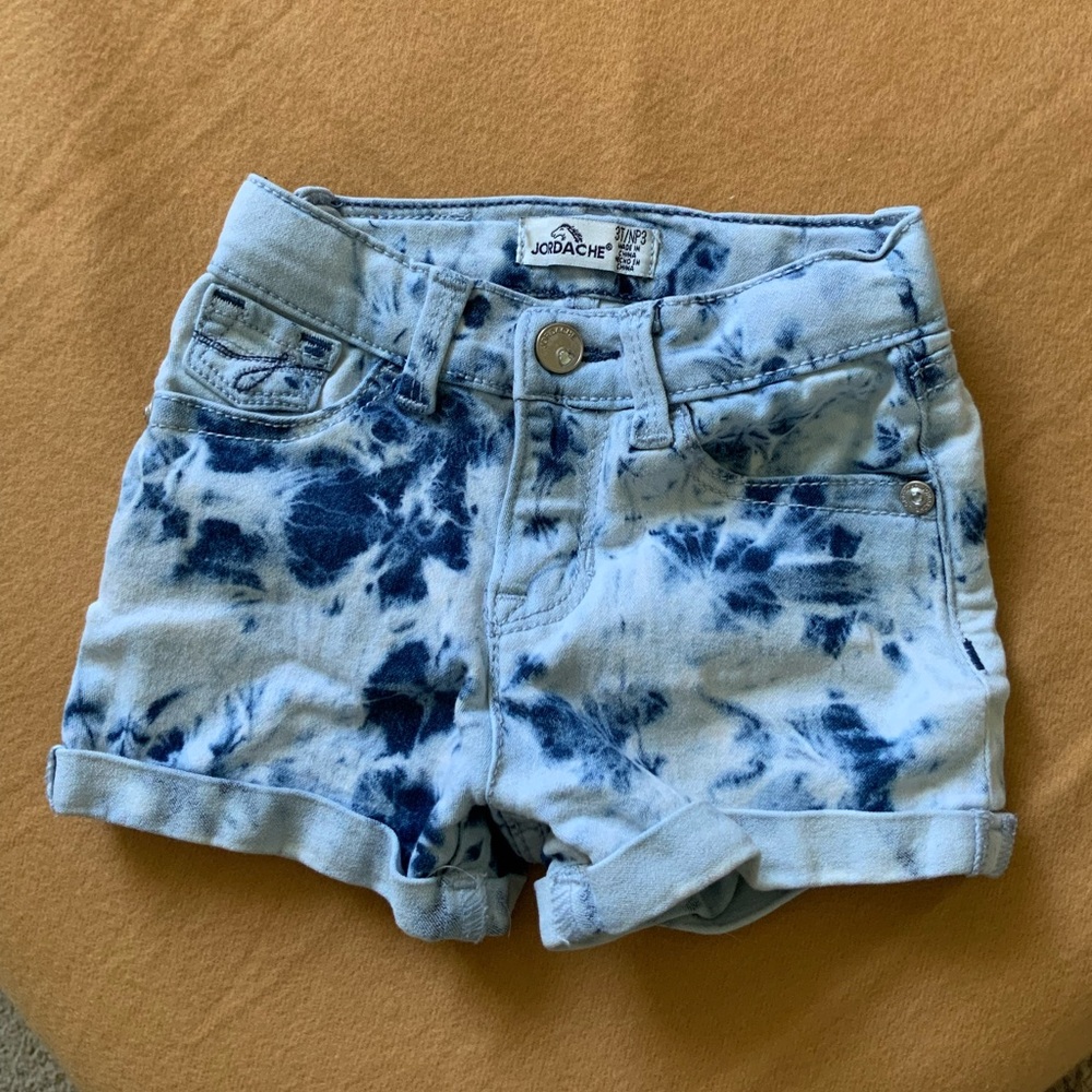 Girls denim shorts size 3T